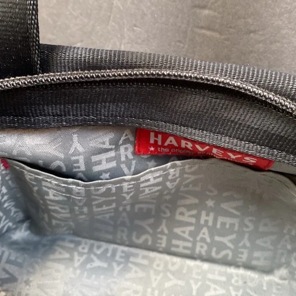 Harvey seatbelt purse Preloved - Picture 6 of 11